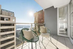 A Spacious 2BR Apt with an Amazing View Over Darling Harbour - Image 3