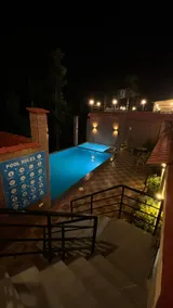 Misty villa lake view room - Image 3