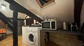 5 Mins to ZOOTHOIRY STUDIO LUMINEUX - Image 3