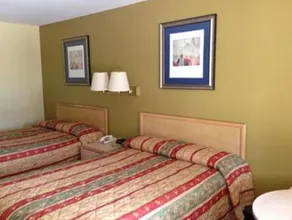 Liberty Inn - Collins - Image 2