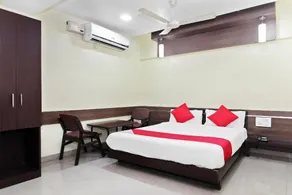 OYO 30537 Hotel Megharaj - Image 5