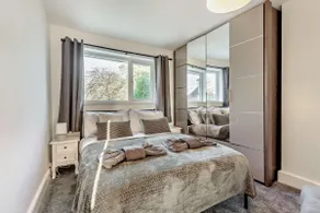 Rockford Cottage 3 Bed Modern New Forest House with Garden - Image 2