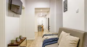 Cozy Central Rooms - Image 2