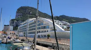 LUXURY YACHT STAY "White Dove" sleeps 6 - Image 3