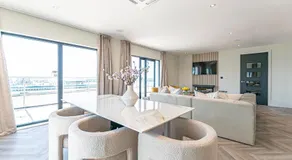 NOVU Apartments Liverpool Waterfront - Image 3