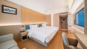 Baoyue Agarwood International Hotel (Haikou Qilou Old Street Friendship Sunshine City Branch) - Image 2