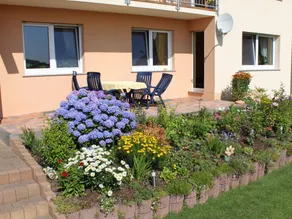 Spacious Apartment in Bettenfeld with Private Terrace - Image 2