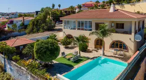 Private Villa with three separate apartments - Image 3