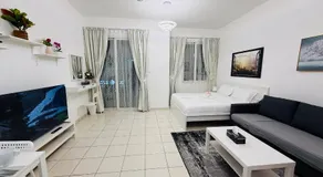 Q04 Luxury studio with balcony near bus stop - Image 4
