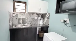 The Hide on 37 Flamingo - Image 3