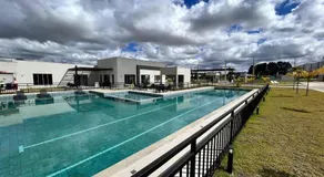 Apartamento em Condomínio Clube Completo com Piscina - Image 3