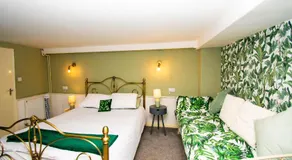 The Tempest quirky apartment with stunning views - Image 2