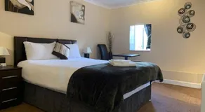 The Silverton Inn - Image 2
