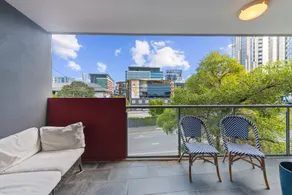 Stylish Bowen Hills Studio Near City Centre - Image 4