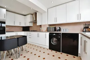 Grove Park House - Image 3
