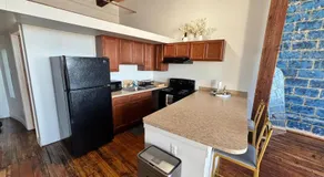 420 Friendly Industrial Loft Near Downtown Detroit - Image 4