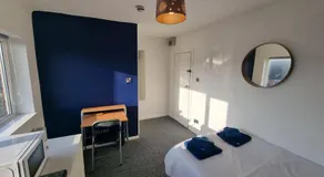 Self-Contained Studio Private Bathroom Sleeps 2 - Image 2