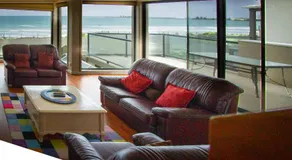 Boathouse Holiday House - Image 2