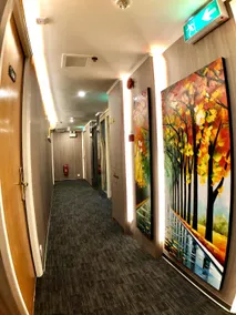 Holiday Hotel - Image 3