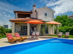 Villa in Novigrad with Pool near Beach - Image 5
