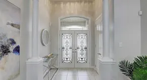Spacious Room with Private Ensuite Washroom - Image 5
