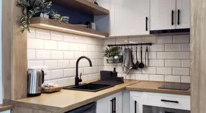The House Apartments & Guest Rooms - Image 3