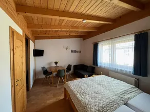 Klutz Garden Apartment - Image 2