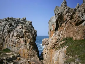 Stenhus ved Les Godelins Strand - Image 5