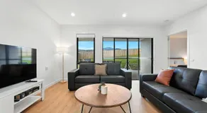 Modern and Accessible, Old Beach - Image 2