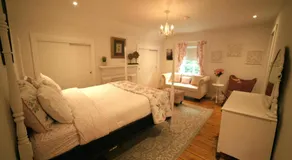 Farmhouse Lodge - Image 2