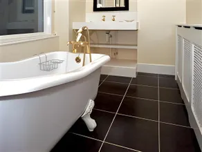 The Town House - Image 4
