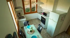 Panoramic Lake View Apartment - Image 5