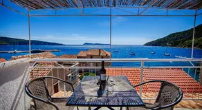 Komiza Provita Guesthouse - Image 2