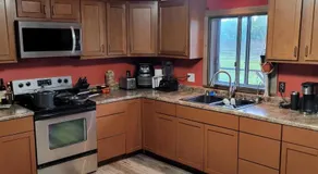 Riverfront Studio Cabin with Amazing View and Huge Yard - Image 3