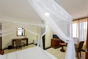 Igar Plaza Hotel - Image 2