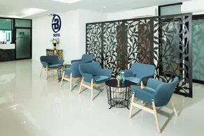 B Hotel - Image 3