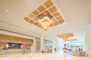 Royce Hotel & Casino - Image 2
