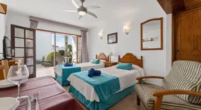 Apartamentos las Lilas - Image 2