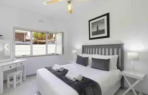 Sea and Mountain View Apartment - Image 2