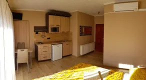 Napsugár Apartmanház - Image 3
