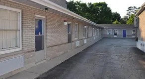 Royal Inn - Image 4