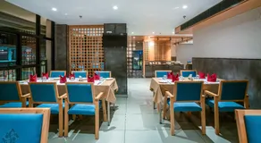 Townbridge Hotels & Suites - Image 4