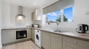 NEW! 3BR in County Durham - Image 4