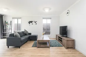 3bedroom Modern Home in Mt Barker, 8km to Hahndorf - Image 2
