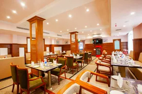 Holiday Hotel - Image 4