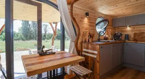 Bugley Pools Hideaway - Image 3