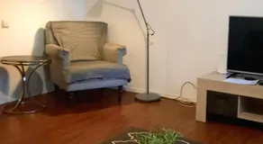 Stylish 2BR in Old Town Gem - Image 2
