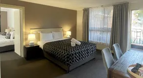 Fig Tree Motel - Image 2