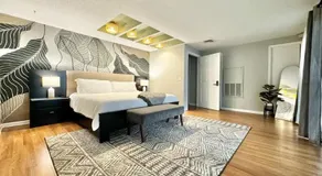 Spacious Lakefront House with Pool, Hottub, & Boating - Image 2