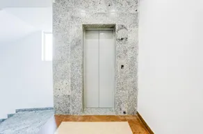 The Grand Blue Hotel - Image 4